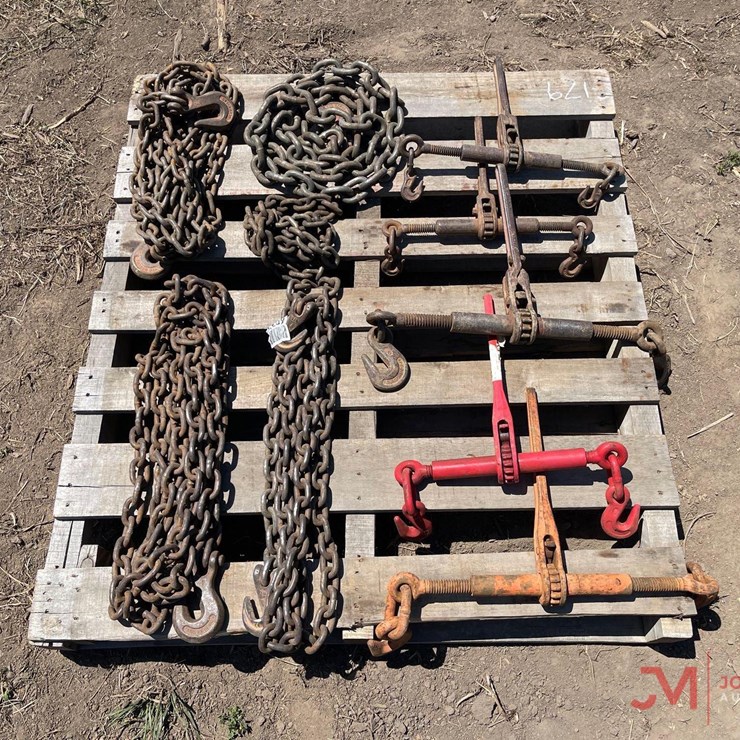 CONTENTS OF PALLET; 5 CHAIN RATCHETING CHAIN BINDERS WITH 5 VARIOUS CHAINS