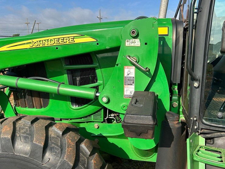 2010-john-deere-6115d-image-13