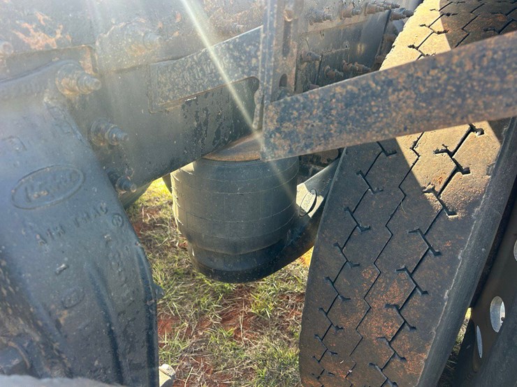 2012-peterbilt-386-image-6