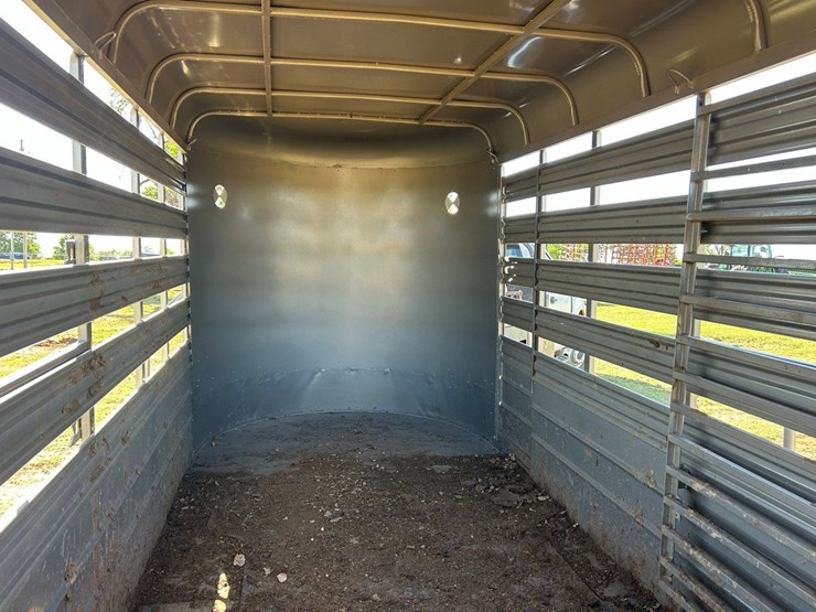 2022-ww-livestock-trailer-image-2