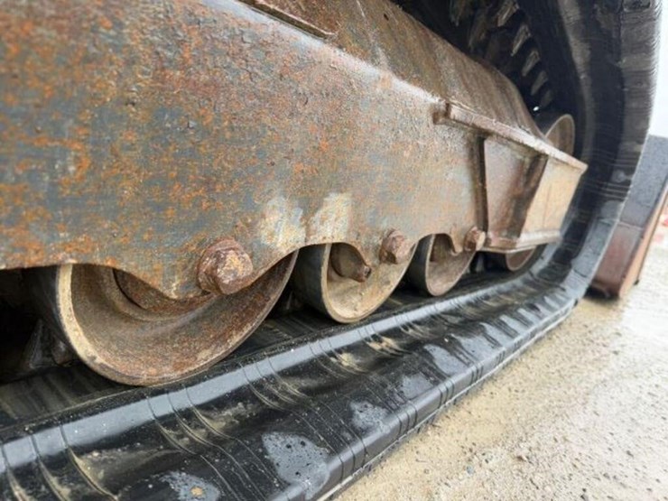 2016-bobcat-t750-image-29