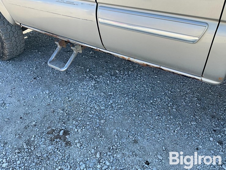 2006-chevrolet-silverado-2500-image-13