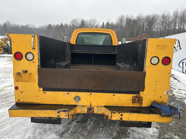 2005-massey-ferguson-8-image-4