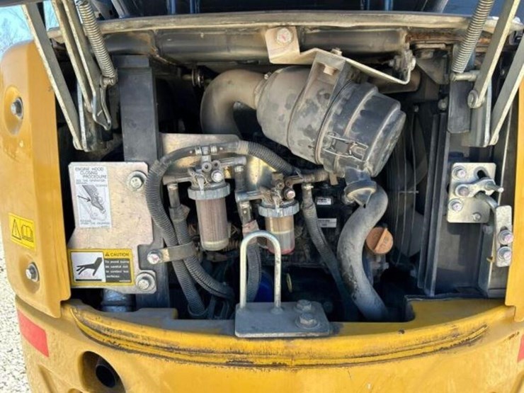 2019-deere-17g-image-36