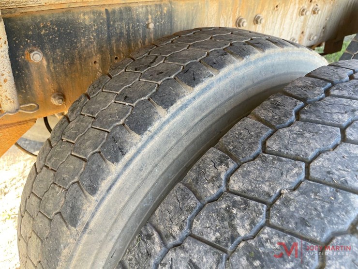 1996-mack-rd688s-image-12