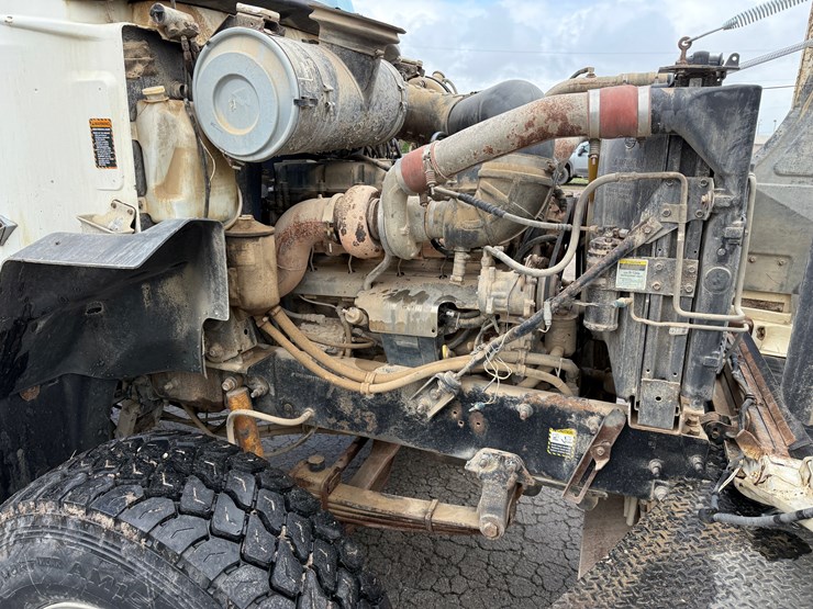 1999-mack-ch613-image-31