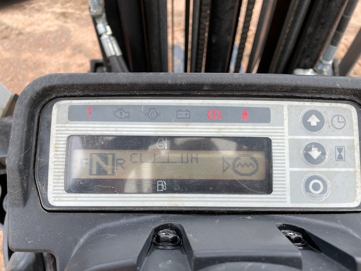 #1162-•-unicarriers-3,450-lbs-lp-forklift-image-28