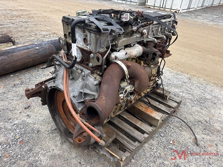 detroit-dd15-diesel-engine-image-2