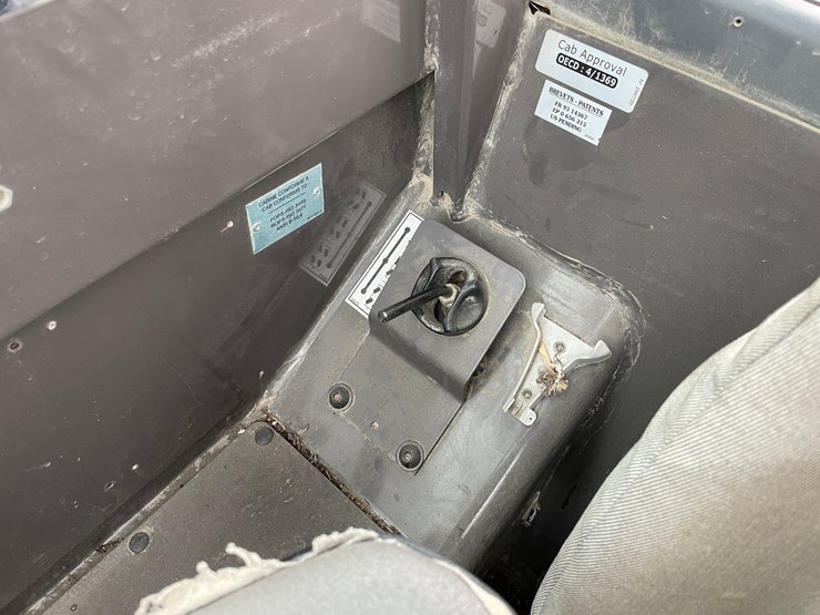 2013-manitou-mlt840-image-35