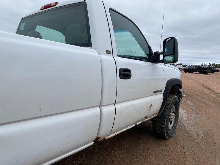 2004-chevrolet-2500-image-29