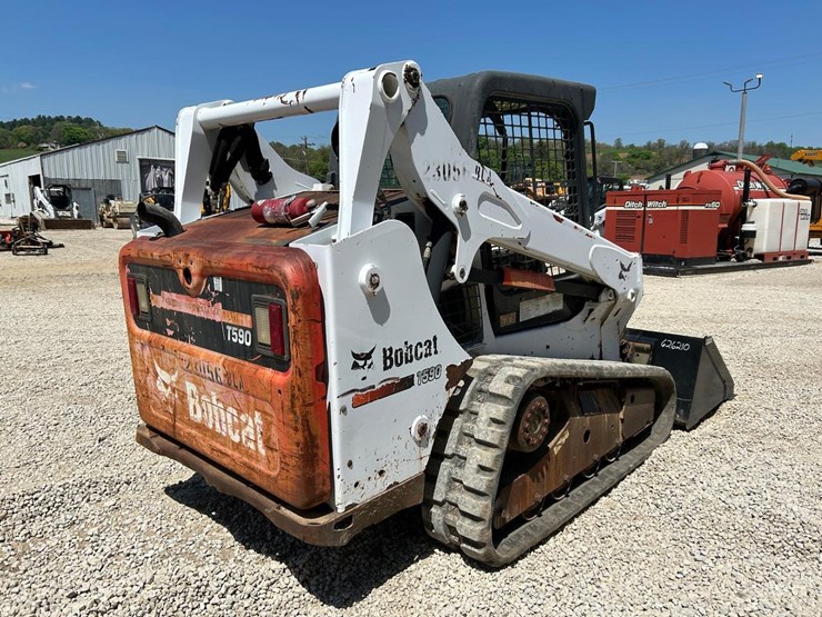 2015-bobcat-t590-image-4