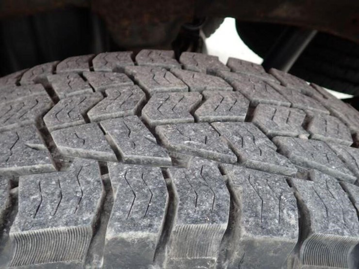 2022-chevrolet-2500hd-image-55