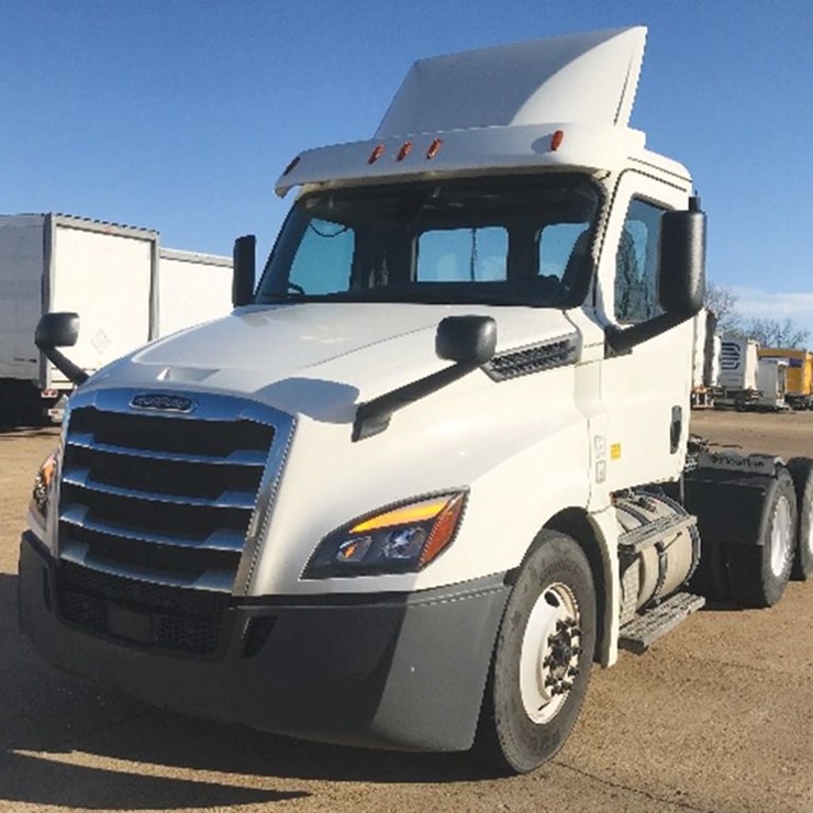 2019 FREIGHTLINER CASCADIA 126