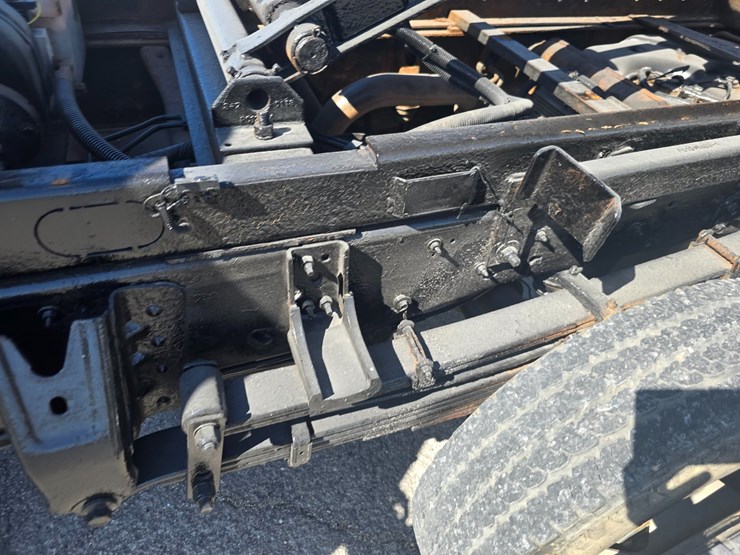 2019-chevrolet-silverado-3500-image-73