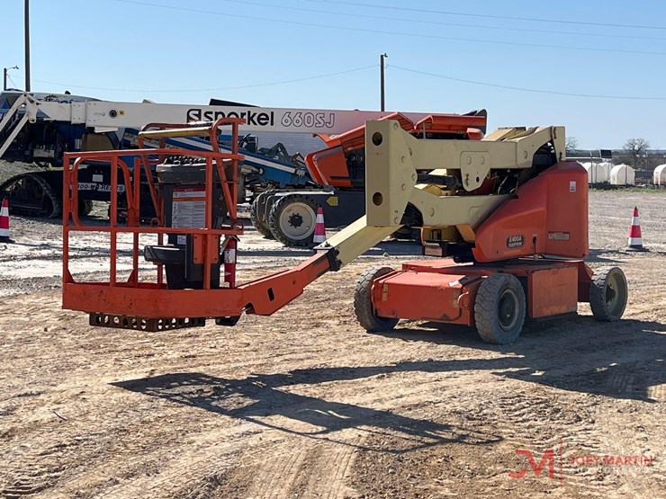 2020-jlg-e400a-image-2