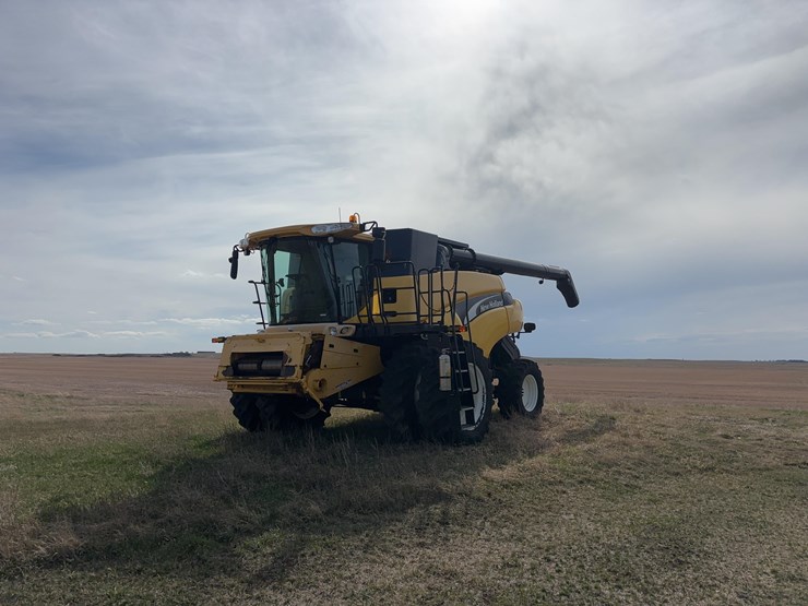 2006-new-holland-cr970-image-1