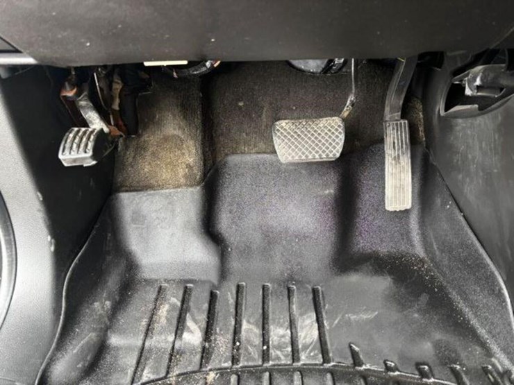 2017-chevrolet-equinox-image-26