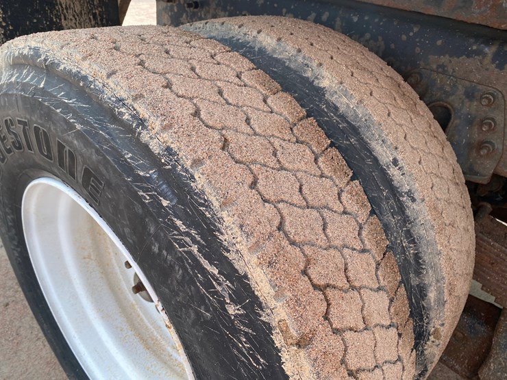 2003-international-7400-image-30