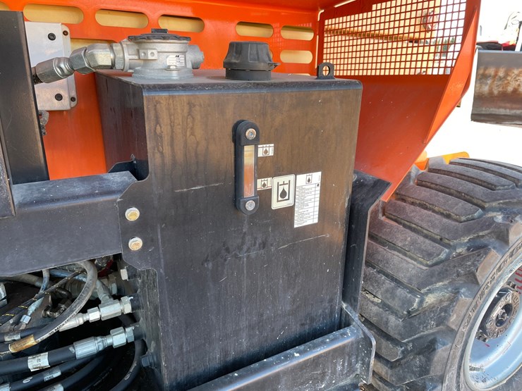 2015-jlg-4394rt-image-31