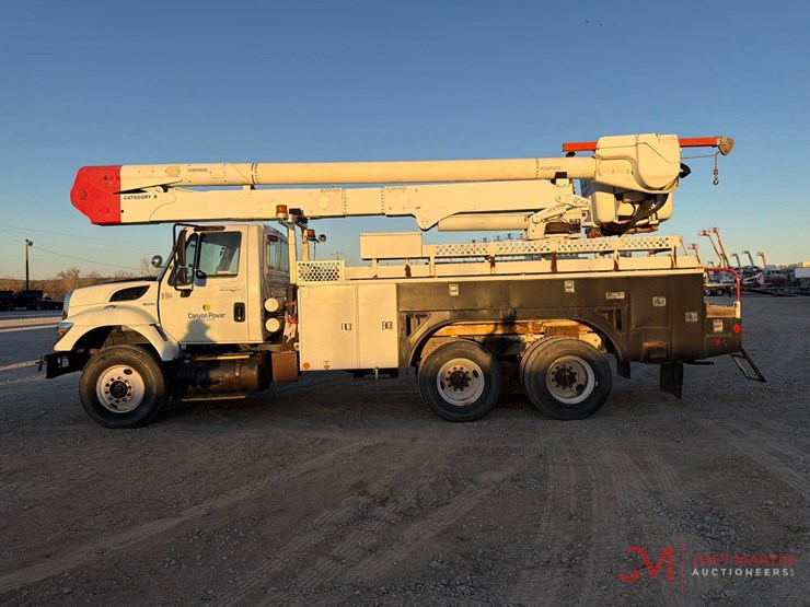 2008-international-7400-image-6