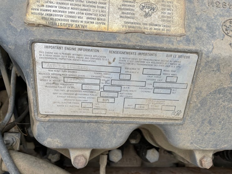 1990-mack-dm690s-image-29