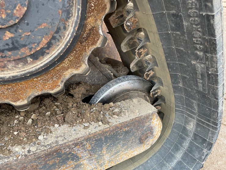 2007-new-holland-c185-image-19