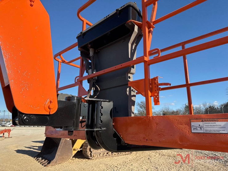 2013-jlg-600aj-image-10