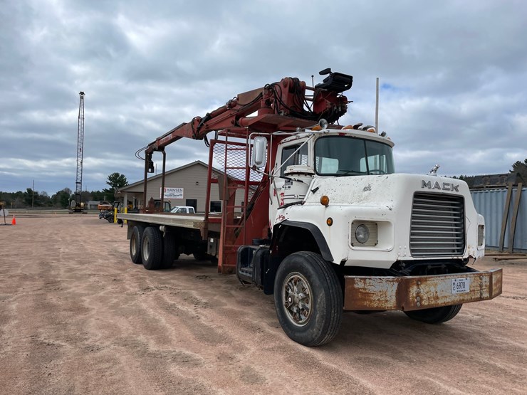 1990-mack-dm690s-image-4