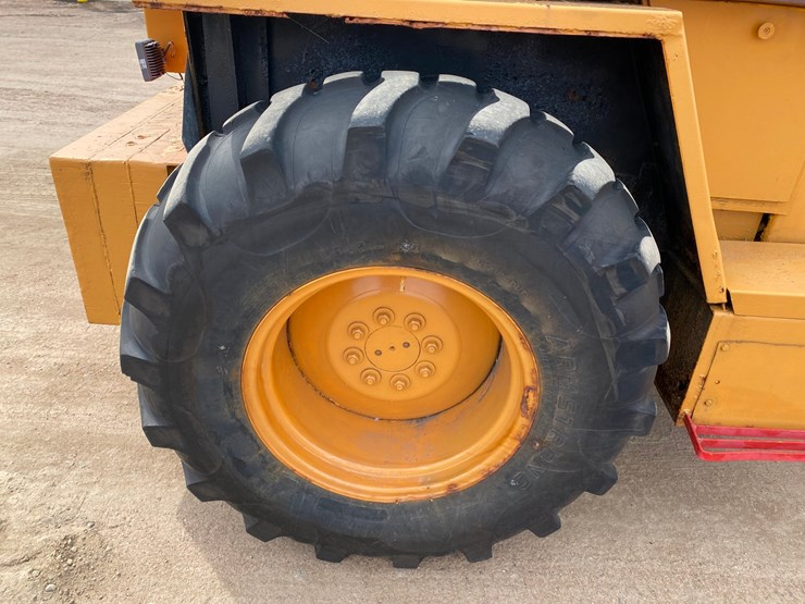 #1004-•-1982-allis-chalmers-714-series-b-industrial-plow-tractor-image-31