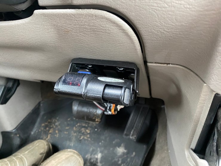 2005-dodge-2500-image-46