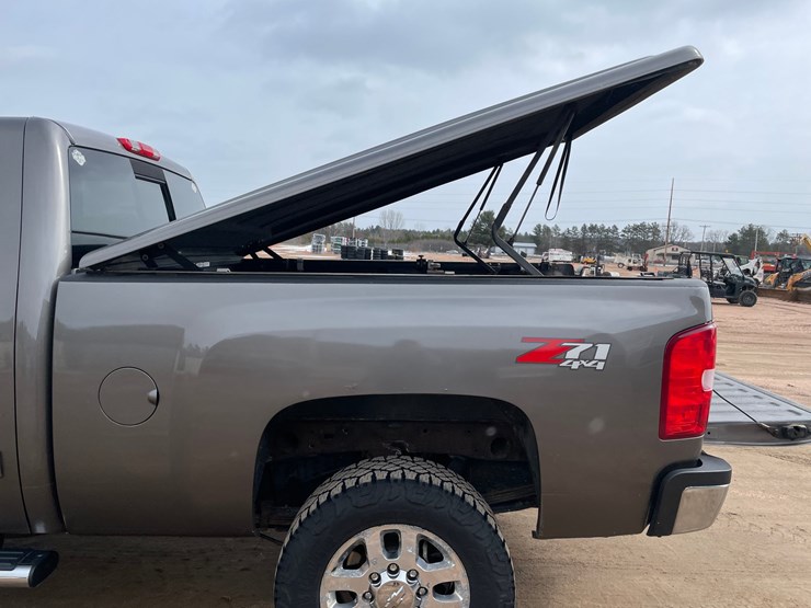 2013-chevrolet-silverado-2500hd-image-24