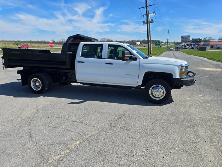 2019-chevrolet-silverado-3500-image-21