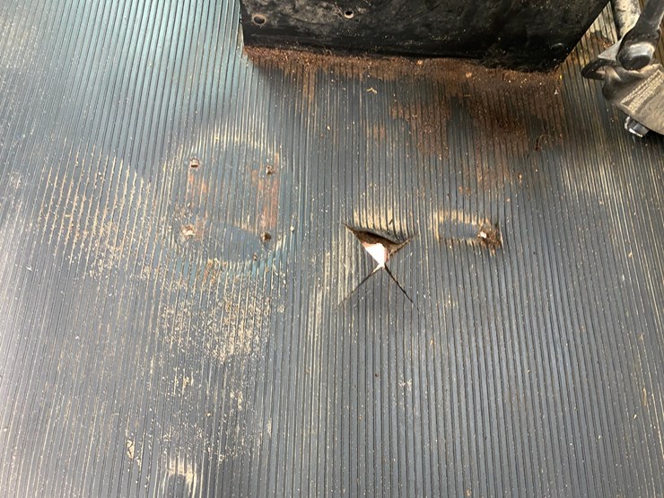 2017-peterbilt-348-image-55