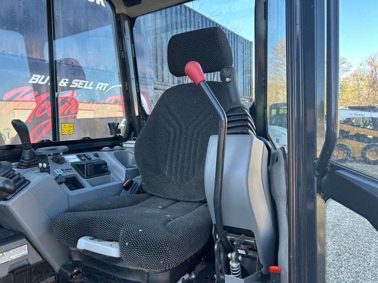 2025-bobcat-e35-image-19