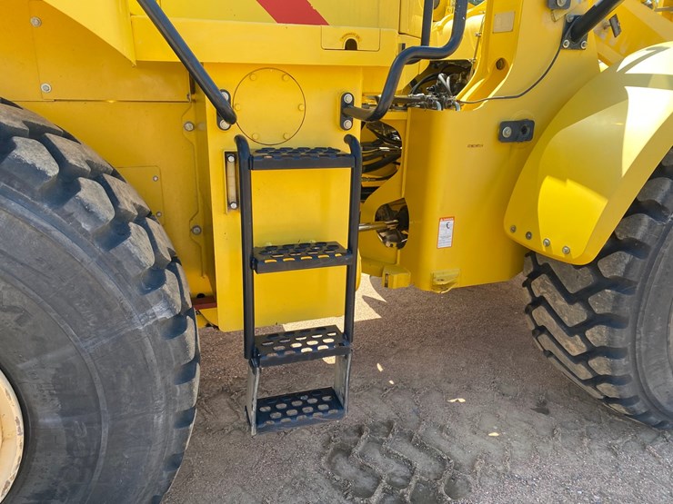 2005-new-holland-lw230b-image-37