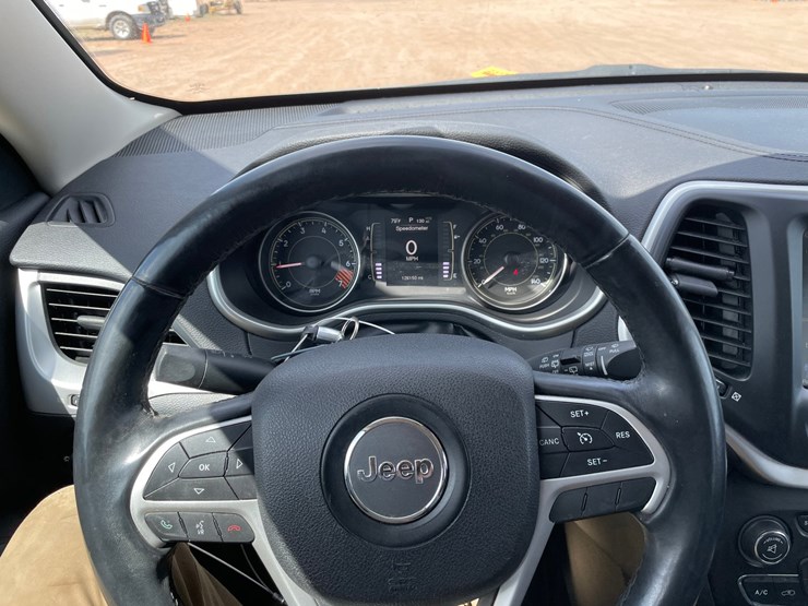 2014-jeep-cherokee-image-34