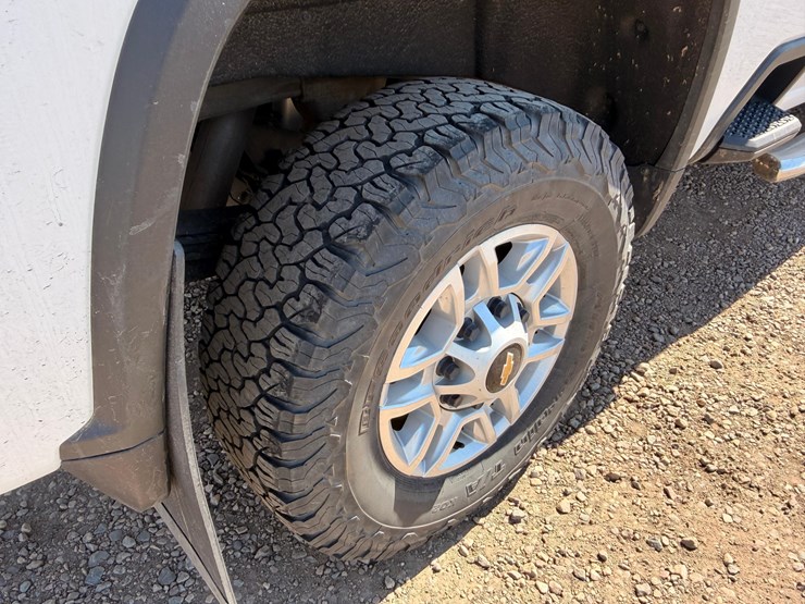 2022-chevrolet-silverado-2500-image-29