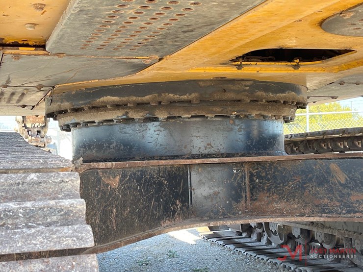 2019-john-deere-6-image-37