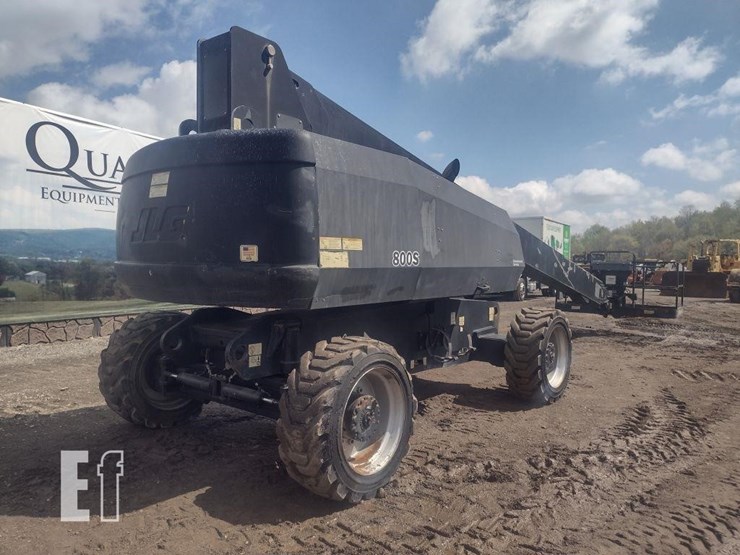 2013-jlg-800s-image-37