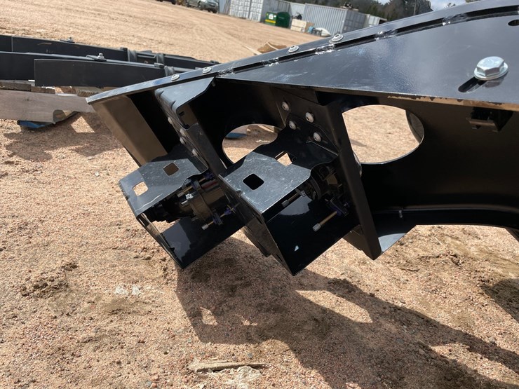 freightliner-108sd-image-8