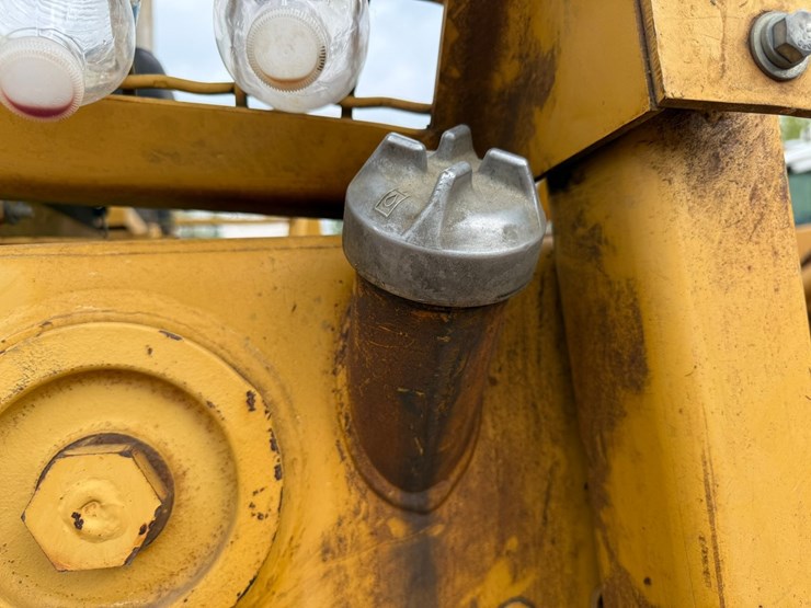 caterpillar-d4c-image-27