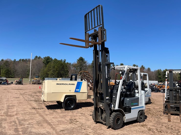 #1136-•-unicarriers-lp-forklift-image-28