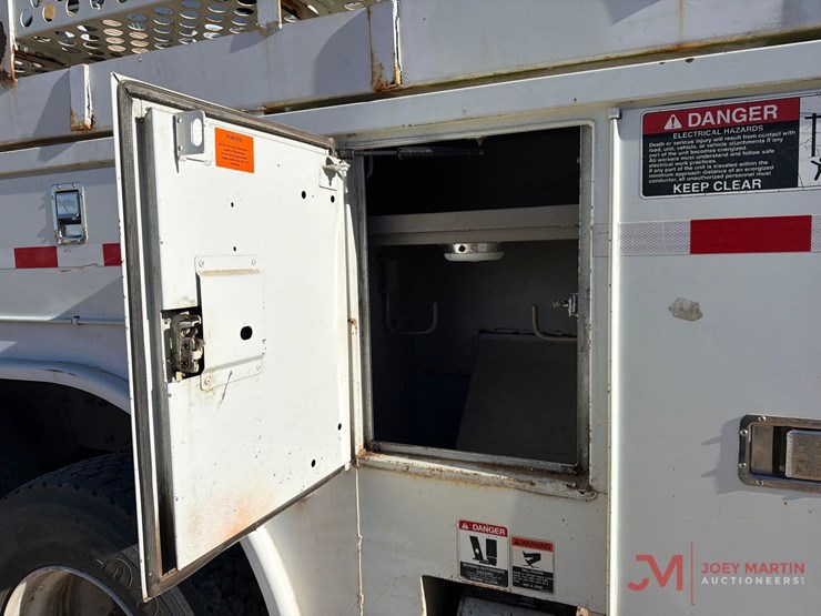 2008-international-7400-image-15