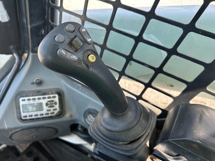 2018-bobcat-t770-image-25