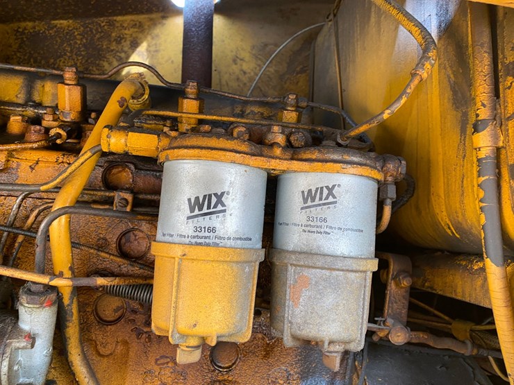 #1004-•-1982-allis-chalmers-714-series-b-industrial-plow-tractor-image-40