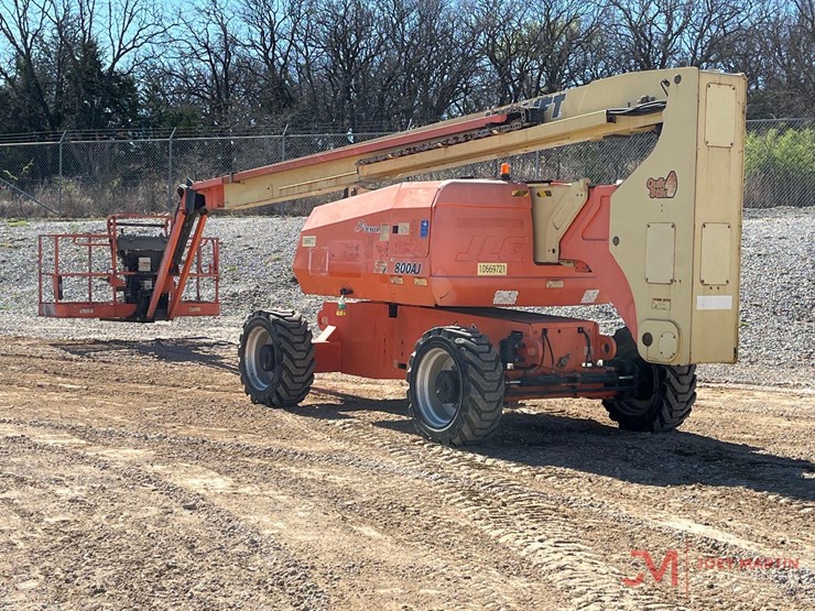 2017-jlg-800aj-image-1