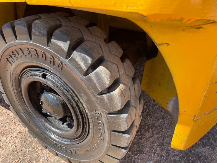 #1137-•-yale-4,000lb-lp-forklift-image-19