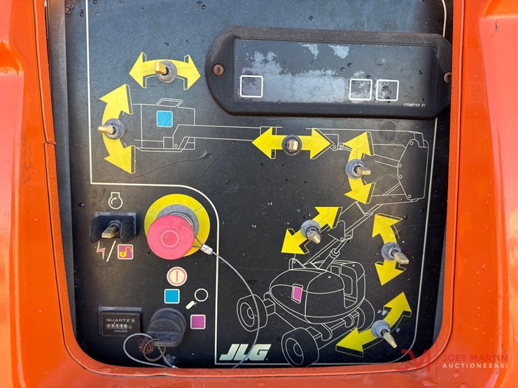 2013-jlg-600aj-image-14
