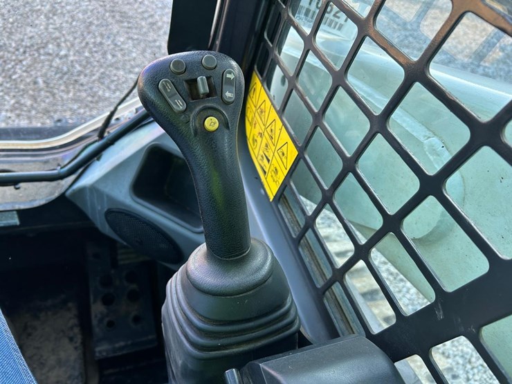 2023-bobcat-t770-image-21