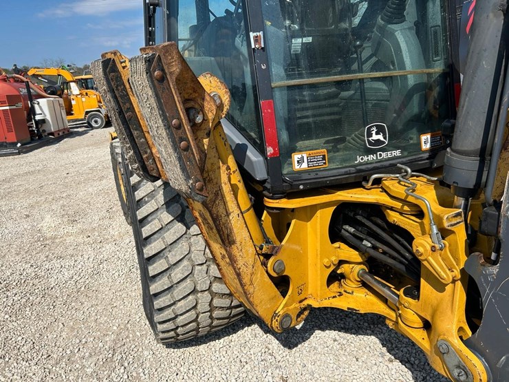 2021-deere-310l-image-17